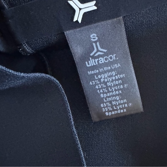 Ultracor High Oblique Pixelate Deep Burgundy Leggings - Picture 12 of 13